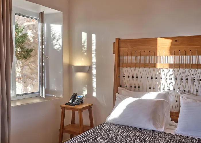 Mythic Paros , Adults Only איה איריני פארוס